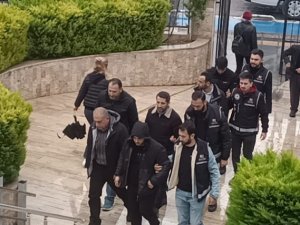 Yasa Dışı Yollarla Yurt Dışına Kaçmak İsterken Yakalandılar