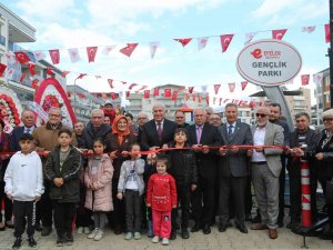 Efeler’de Gençlik Parkı Düzenlenen Törenle Açıldı