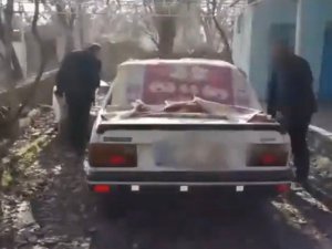 Pişkinliğin Böylesi: Çaldıkları Araca Yakıt Aldılar, Parasını Ödemeden Kaçtılar