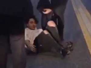 Metrobüs Yoluna Giren Genç Kazaya Neden Oldu: 4 Yaralı