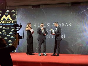 Yılın En İyi İnternet Radyosu Ödülü Radyo Başakşehir’in