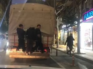 Çocukların Tehlikeli Oyunu Kameralara Yansıdı