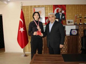 Hisarcık Myo Öğrencisi Sıla Nur Gençer, Dünya Tekvando Şampiyonasında Türkiye’yi Temsil Edecek