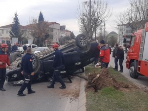 Kontrolden Çıkan Suv Araç Refüje Çarparak Ters Döndü: 1 Yaralı