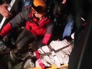Neye Uğradığını Şaşırdı: Arkadaşıyla Gezerken 30 Metrelik Kuyuya Düştü