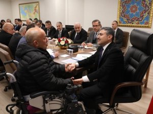 Vali Atay Halk Gününde Vatandaşı Dinledi