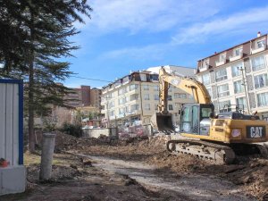 Nafia-garaj Yolu Caddesi’nde Yol Genişletme Çalışması