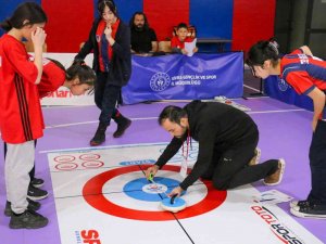 Sivas’ta Okullar Floor Curling De Yarıştı