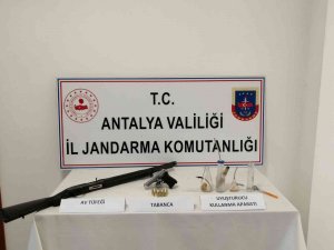 Manavgat’ta Uyuşturucu Ve Ruhsatsız Silah Ele Geçildi