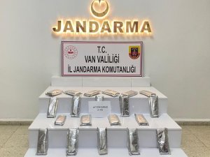 Başkale’de 21 Kilo Afyon Sakızı Ele Geçirildi