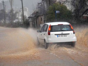 Muğla’ya Sağanak Yağış, Dolu Ve Ani Sel Uyarısı