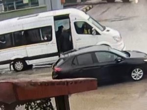 Servis Şoförü Öğrencileri Tokatladı