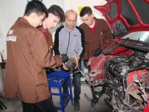 Öğrenciler Üretiyor, Türkiye Kazanıyor