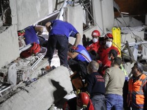 Depremde 30 Kişiye Mezar Olan Apartmanın Davasında Karar İçin Bilirkişi Raporu Beklenecek