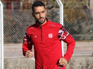 Rıza Çalımbay: “Sol Bek Almadan Uğur Çiftçi’yi Bırakma Şansımız Yok”