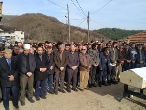 Trafik Kazasında Ölen Genç Dualarla Toprağa Verildi