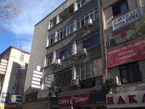 İ̇ş Merkezinin 3. Katından Düşen Yaşlı Adam Hayatını Kaybetti