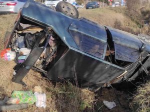Yoldan Çıkan Otomobil Tarlaya Uçtu: 1 Yaralı