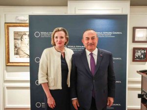 Dışişleri Bakanı Çavuşoğlu, Houston Başkonsolosluğu’nda Vatandaşlarla Bir Araya Geldi