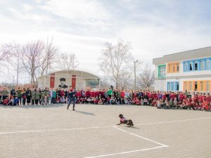 Jandarmadan 400 Öğrenciye Karne Sürprizi