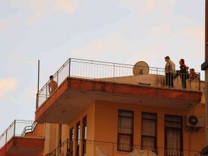 İ̇kinci İntihar Girişimi De Başarısız Olunca Hırsını Gazetecilerden Çıkarmaya Çalıştı