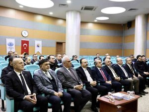 Vali Dr. Kızılkaya Yatılı Hafızlık Kur’an Kursu İstişare Toplantısına Katıldı