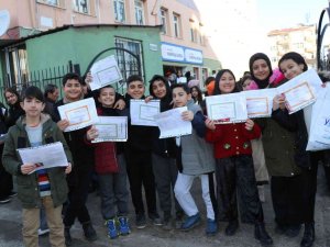 Van’da 324 Bin Öğrenci Ve 18 Bin Öğretmen İçin Yarıyıl Tatili Başladı