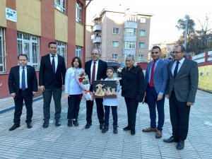 Öğrencilerin Karne Mutluluğu