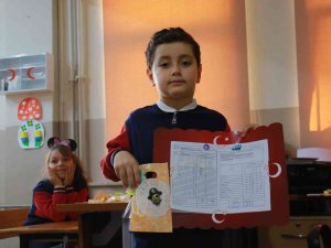 19 Milyona Yakın Öğrenci Karnesini Alarak Yarıyıl Tatiline Girdi