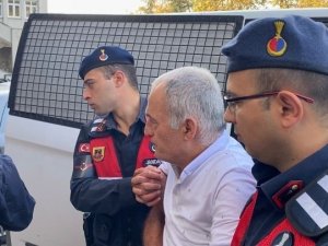 Yengesi Pusu Kurduğu Merdivende Böyle Yalvarmıştı