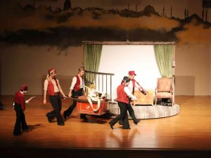 ’Aşkımız Aksaray’ın En Büyük Yangını’ Tiyatro Oyunu Nevü’de Sahnelendi