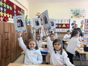 Vali Atik: “Öğrencilerimize Bolca Kitap Okuyacakları Keyifli Bir Tatil Diliyorum”