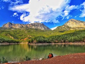 Antalya’da Zirvede Kar, Aşağıda Bahar