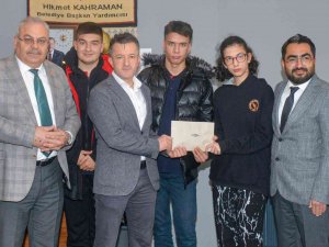 Liseli Öğrencilerden Uşak Aşevi’ne Bağış