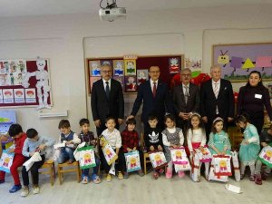 Kocaeli Valisi Seddar Yavuz Öğrencilerin Karne Heyecanını Paylaştı