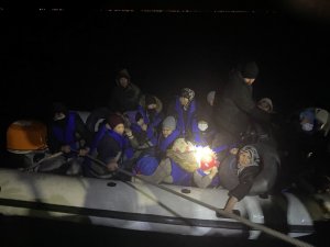 Ayvalık Açıklarında 22 Düzensiz Göçmen Yakalandı