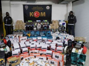 Kaçakçılarla Mücadelede Yüz Binlerce Ürün Ele Geçirildi