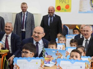 Manisa’da 263 Bin Öğrenci Ve 19 Bin Öğretmenin Yarıyıl Tatili Başladı