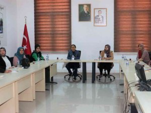 Toroslar’da Çocuklar Atölyede, Aileler Eğitimde