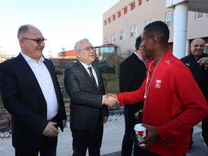 Sivasspor Kafilesi 8 Eksikle Gaziantep’e Gitti