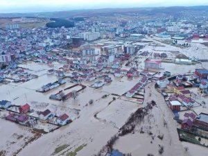 Kosova’da Sel: Sokaklar Sular Altında Kaldı