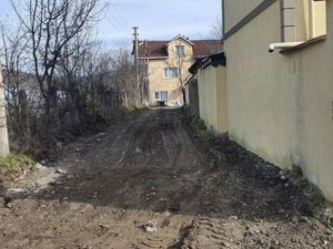 Gökçebey’de Selden Zarar Gören Yollar Yenileniyor