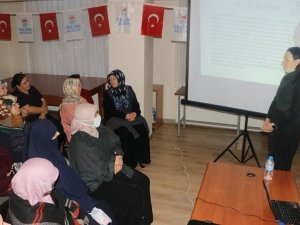 Yalova Belediyesi’nden Aile İçi İletişim Semineri