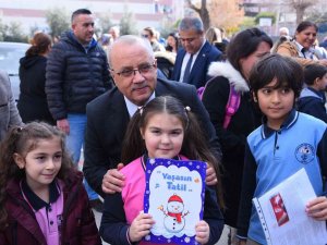 Eğitimci Başkandan, Bol Bol Kitap Okuyun Çağrısı