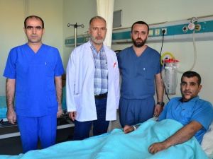 Omuzundan Alınan Dokuyla Çene Yapıldı