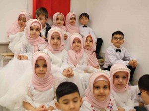 Kur’an Kurslarındaki Minik Öğrencilerin Karne Heyecanı