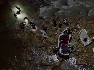 Batman’da Otomobil Köprüden Uçtu: 2 Ölü, 1 Yaralı