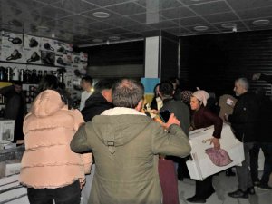 Yoğunluk Olmasın Diye Gece Kampanya Başlattı, Hayatının Şokunu Yaşadı