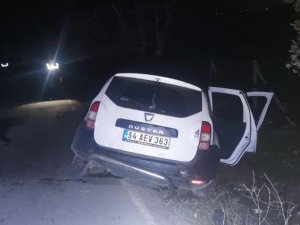 Otomobil Ağaca Çarptı: Araçta Sıkışan Sürücü Ağır Yaralandı