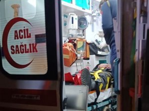 Karşıdan Karşıya Geçen Yayaya Otomobil Çarptı